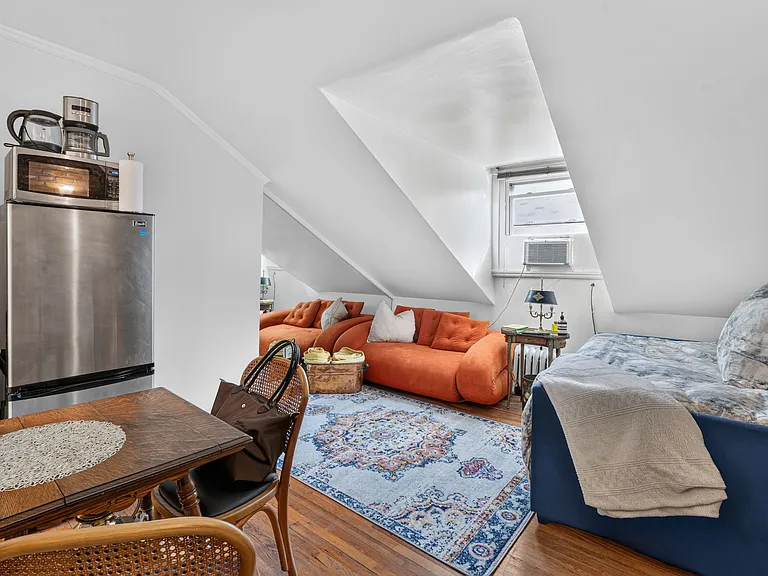 406 W 22nd St #5R — Photo 4