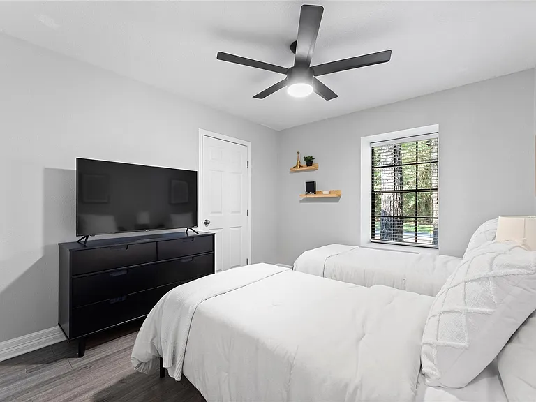17 S Greenbud Ct — Photo 8