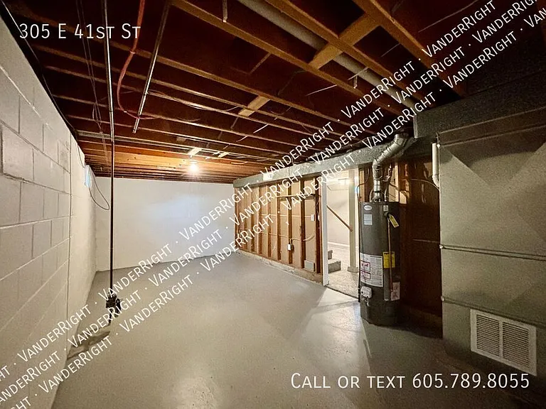 305 E 41st St — Photo 22