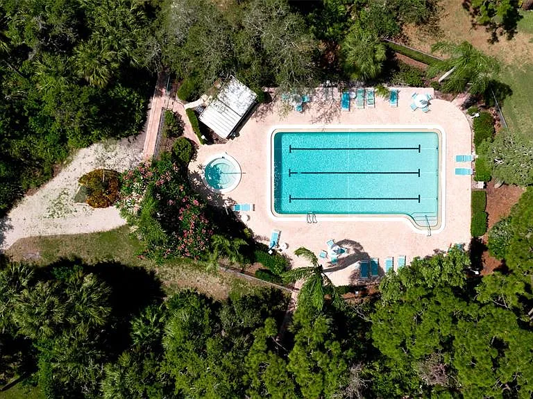440 Palm Tree Dr — Photo 20