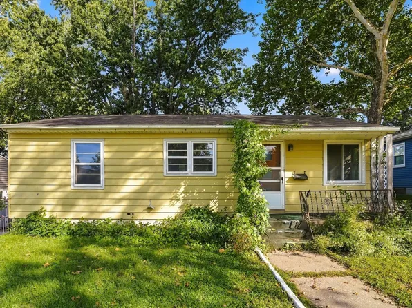 2530 Cody St, Bettendorf, IA 52722