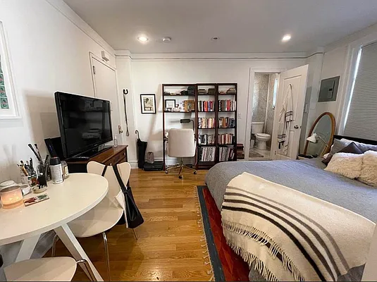 Rented by Rita S Citrin, LREB | media 4