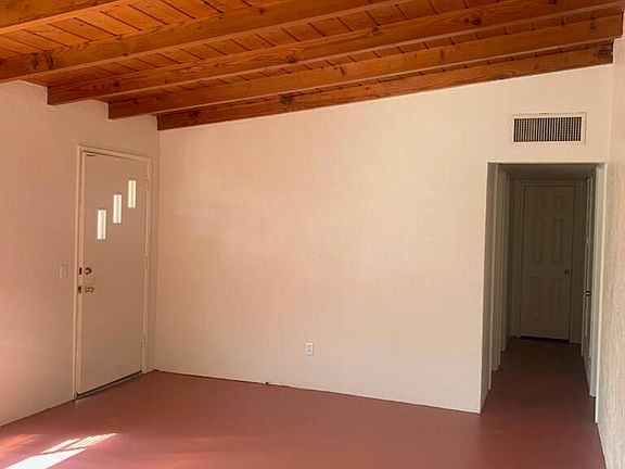 5th image of 4045 E North St