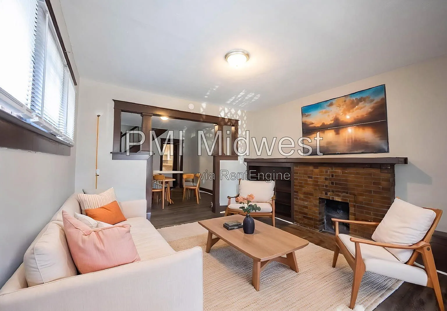 3 bed, 1.5 bath, 1318 sqft, $1,299 — Photo 4