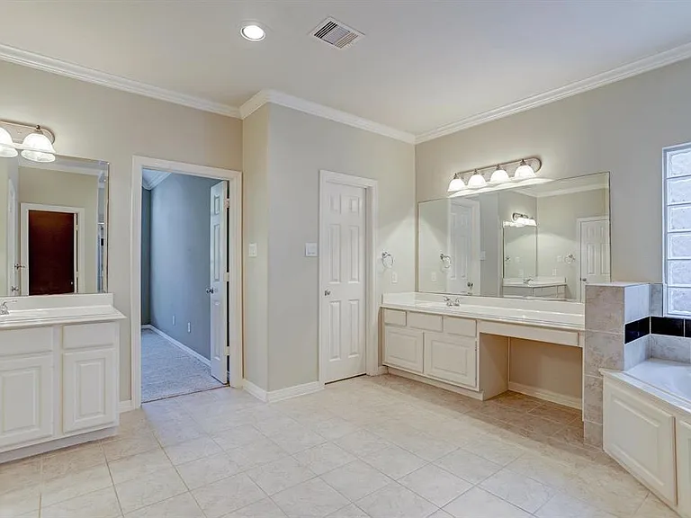 7604 Janak Dr — Photo 16