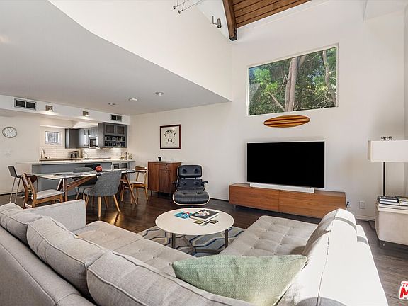 4th image of 2807 3rd St APT 6