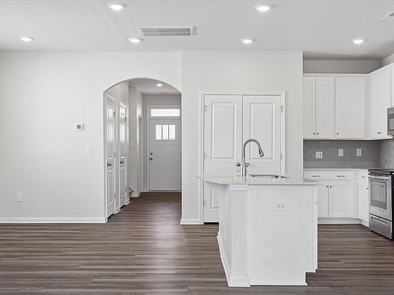 5th image of 299 E Compass Way