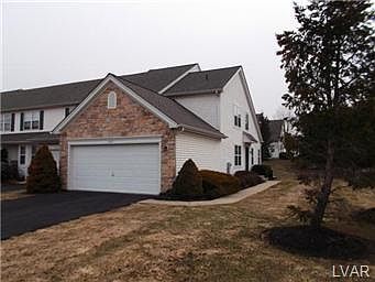 3rd image of 2401 Patriots Ln