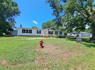 207 S Haven Rd, Haven, KS 67543