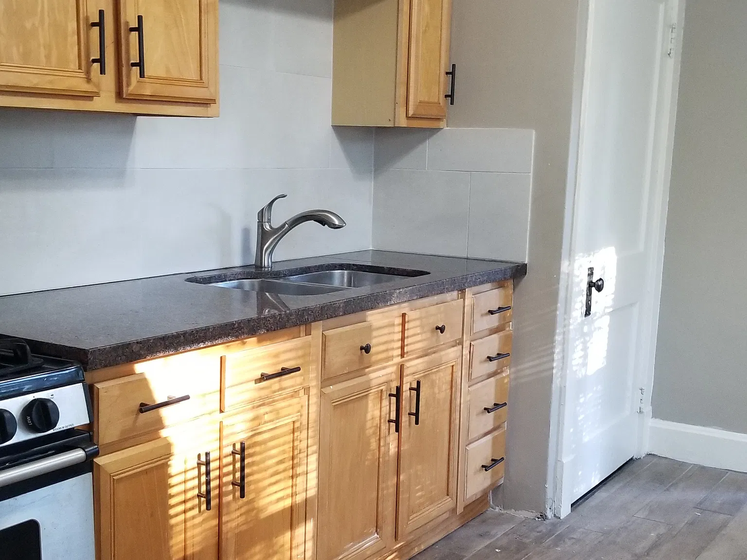 4 bed, 1.5 bath, 2088 sqft, $2,150 — Photo 4
