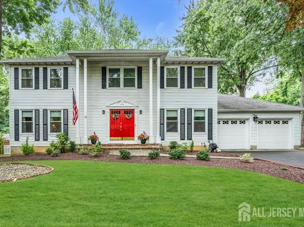 19 Bartlett Ct, Matawan, NJ 07747