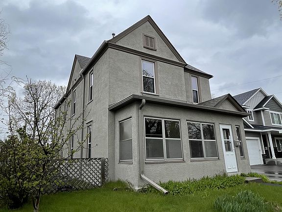 2nd image of 207 20th Ave NE #2