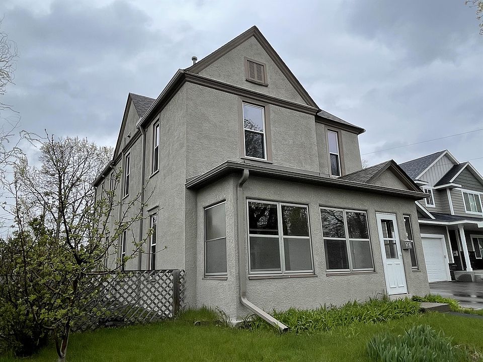 1st image of 207 20th Ave NE #1