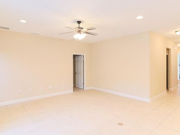 2nd image of 3203 Oak Brook Ln
