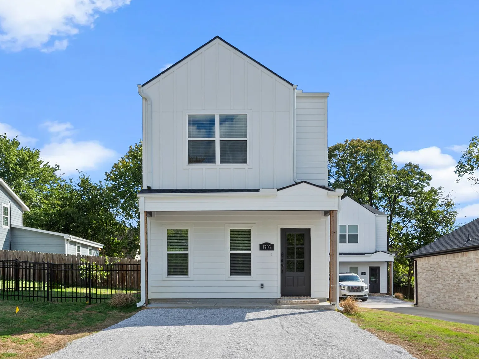 Student Housing Near the University of Arkansas! — Photo 3