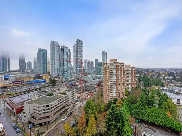 4711 Hazel St #1608, Burnaby, BC V5H 0J9