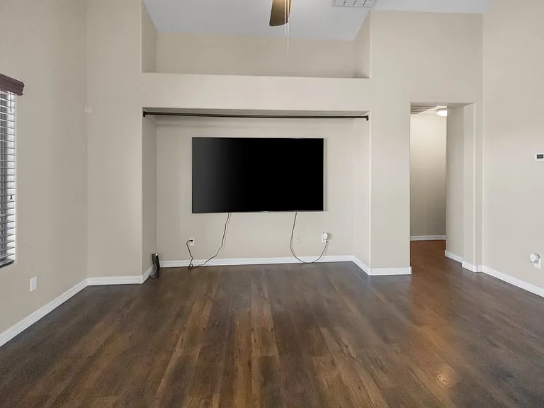 2501 S 255th Dr — Photo 9