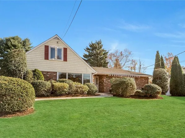 8 Beacon Lane, Rye Brook, NY 10573