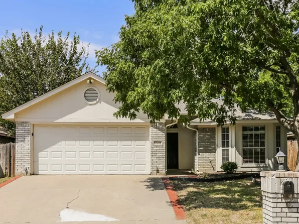 6841 Black Wing Dr, Fort Worth, TX 76137