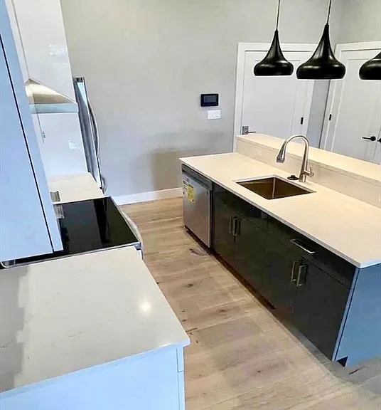 60 Cross St E #312 — Photo 3