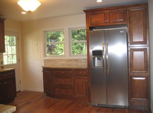109 Summit Ave, Waldwick, NJ 07463