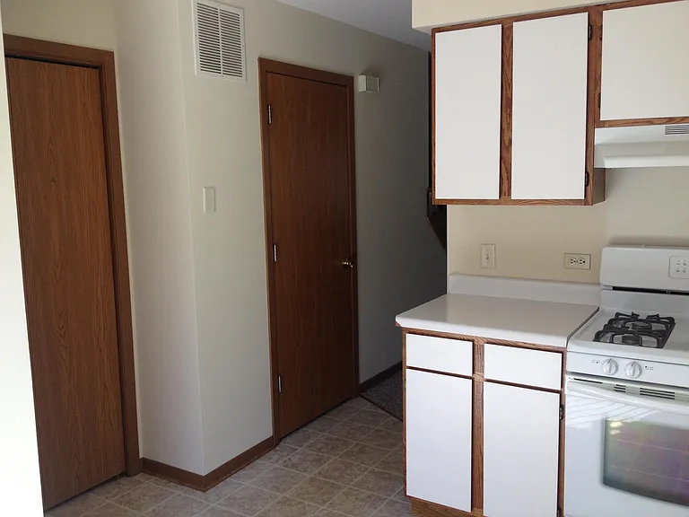 1005 Spafford St #B — Photo 9