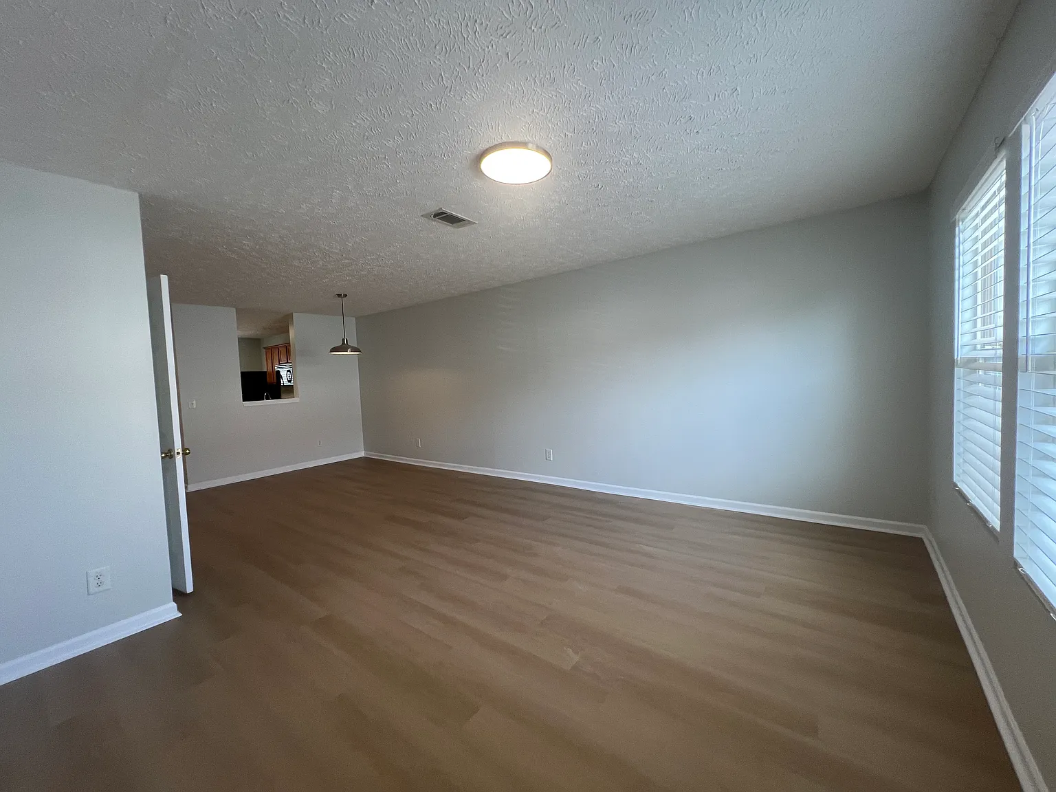 2 bed, 2.5 bath, 1234 sqft, $1,700 — Photo 2