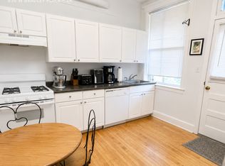 836 W Bradley Pl APT 1R, Chicago, IL 60613