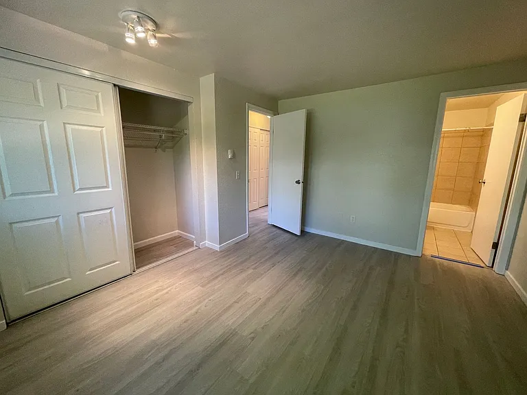 Skandi Villa in Edmonds | Boutique Apartments with Modern Touches | 1 MONTH FREE! — Photo 23