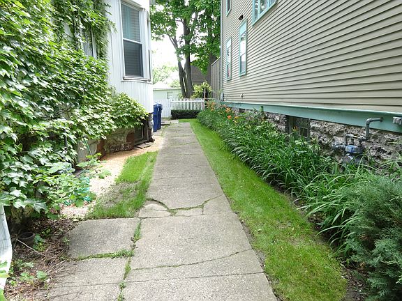 3rd image of 467 Norwood Ave #1F