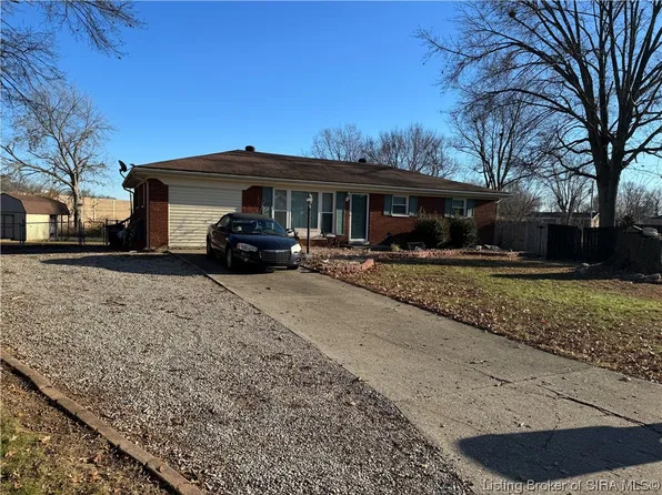 704 E Delaware Court, Sellersburg, IN 47172
