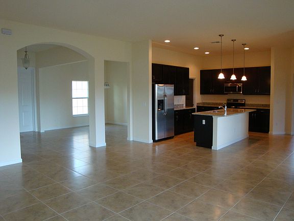 3rd image of 351 SW Vista Lake Drive
