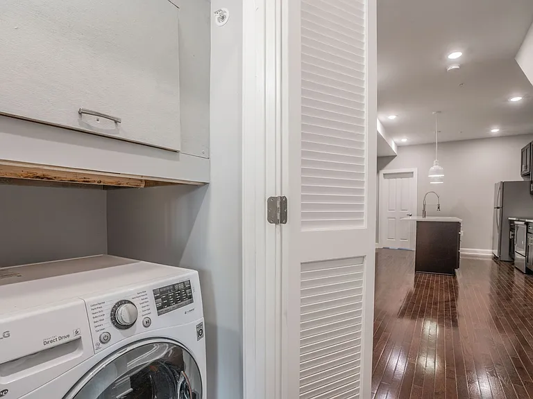310 E Lanvale St — Photo 17