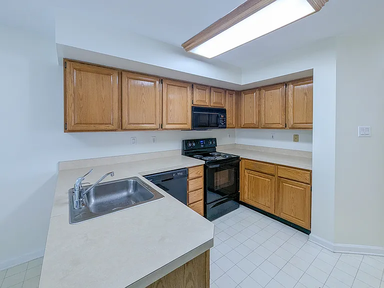 7102 Union Ct — Photo 6