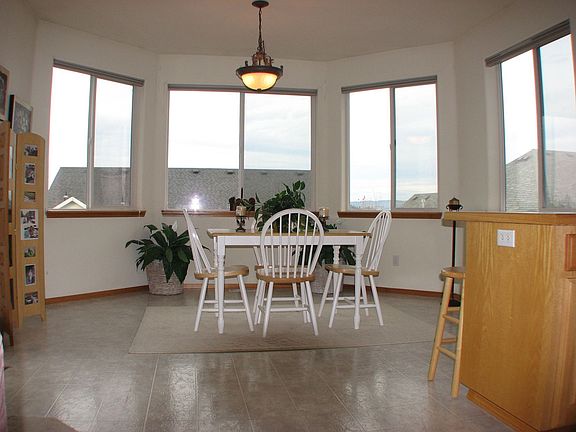 Breakfast Nook w/ Great Views