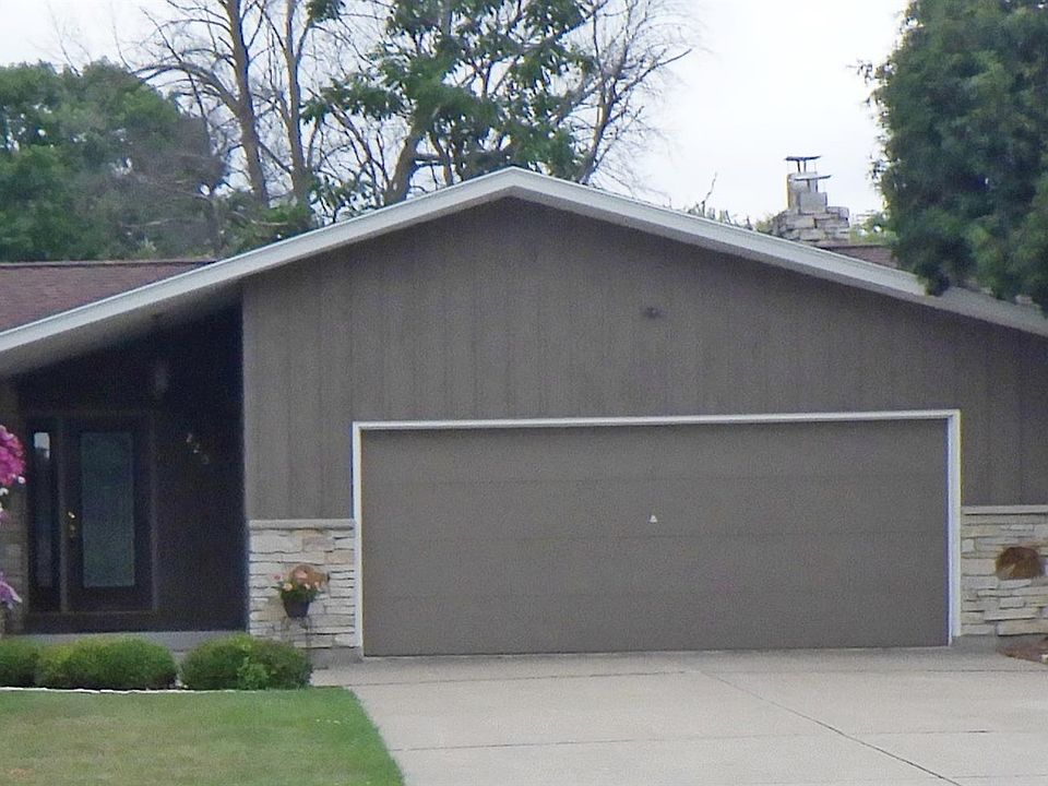 1st image of 220 Pine St