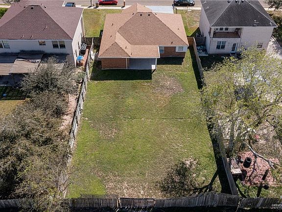 2nd image of 2201 Ascot Dr