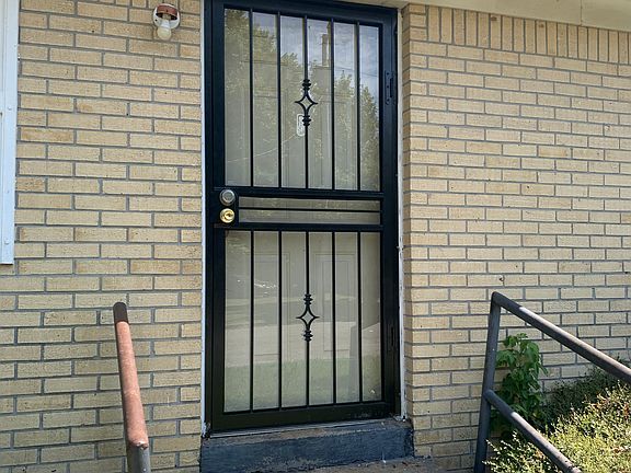 2nd image of 1204 Forrest Mann Cir