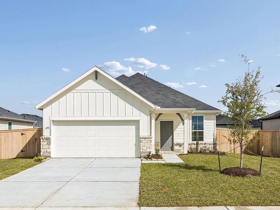 1st image of 6715 Camila St