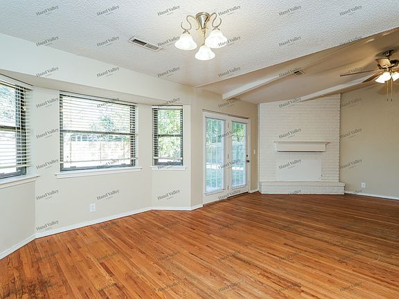 3rd image of 1669 S Pine Ave