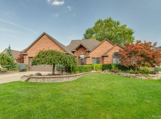 51716 Willow Springs Dr, Macomb, MI 48042