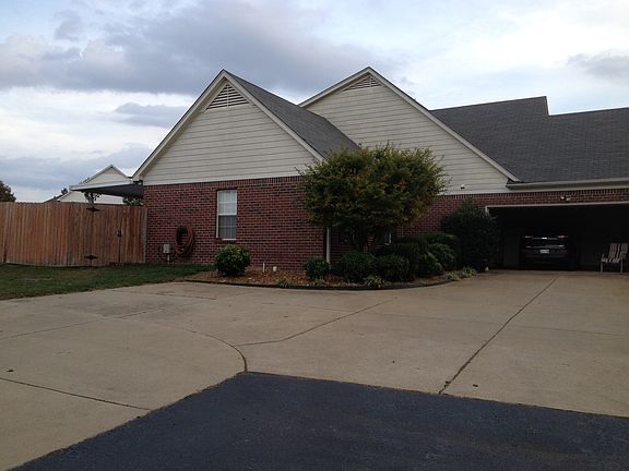 2nd image of 12 Muriel Ln