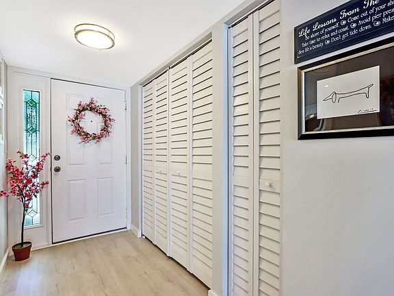 4th image of 900 Ocean Dr APT 206