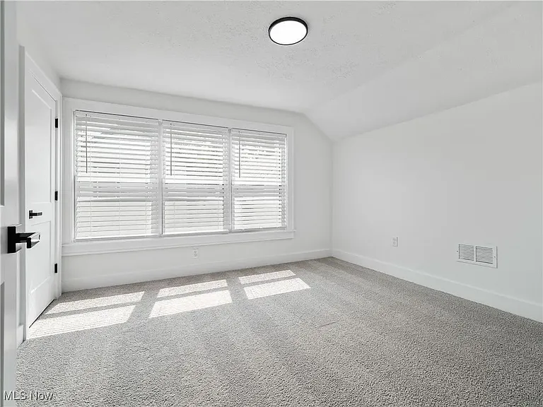 2295 Thurman Ave — Photo 26