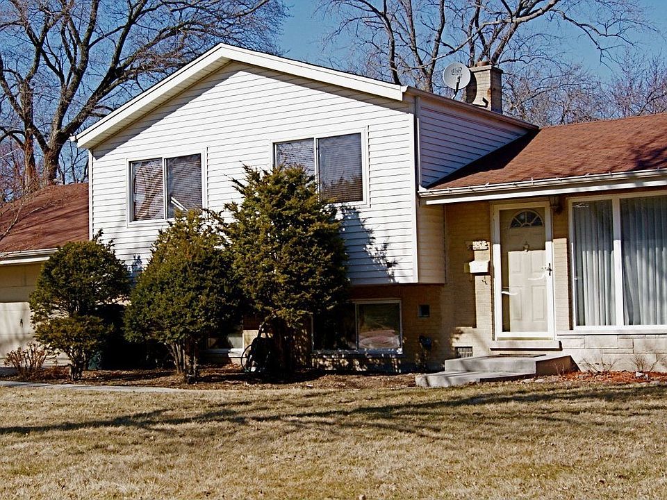 For Sale: 204 Flora Avenue, GLENVIEW, IL 60025