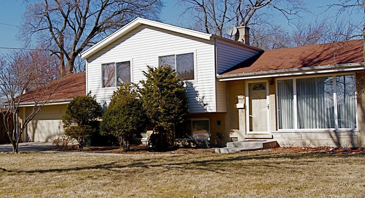 204 Flora Ave photo 1