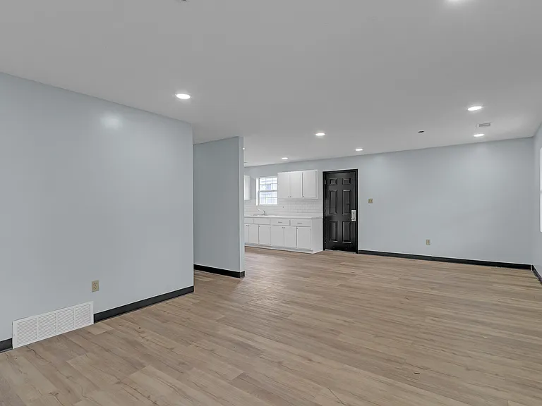 3135 Mimosa Ave — Photo 1