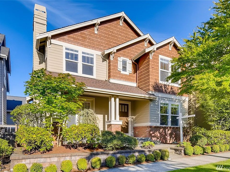 1st image of 1854 11th Ave NE #6