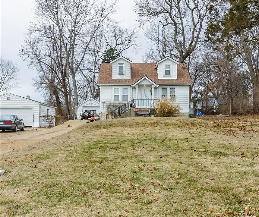 1st image of 2331 Hood Ave