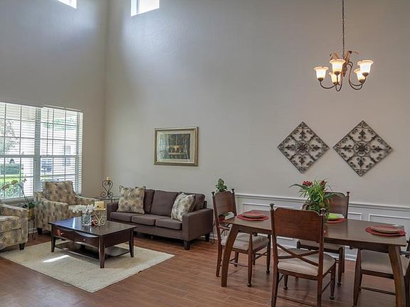 5th image of 8445 Abbotsbury Dr